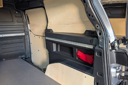 Habillage bois utilitaire et plancher pour fourgon